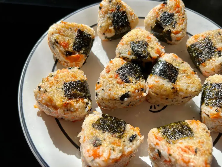 The leftovers are so delicious! Triangle sushi rice balls  step 0