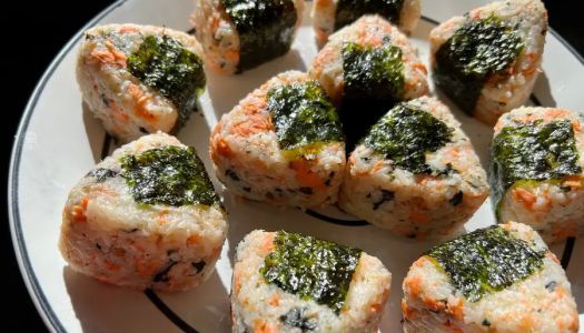 The leftovers are so delicious! Triangle sushi rice balls 