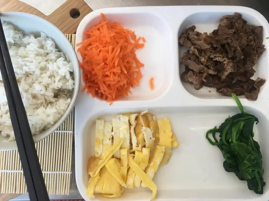  Bento - Sushi  Super Detailed Method / Beef, Egg, Spinach, Sushi + Grilled Vegetables step 0