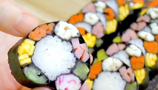 【Petal gimbap】A bento dish with color and ingredients