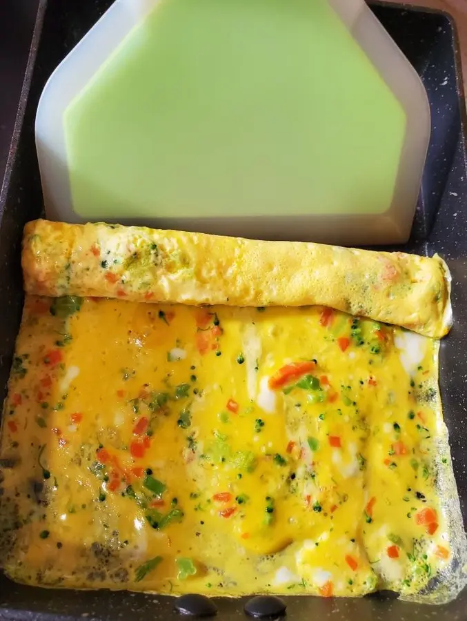 Low-fat, high-protein, high-value and delicious breakfast Japanese-style thick egg grill, tamagoyaki, and egg rolls step 0