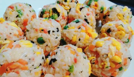 Colorful Japanese rice balls - a great choice for luncheon boxes