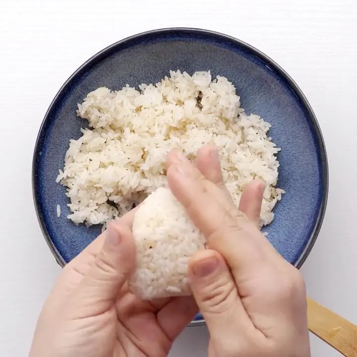 Japanese-style grilled rice balls with soy sauce step 0