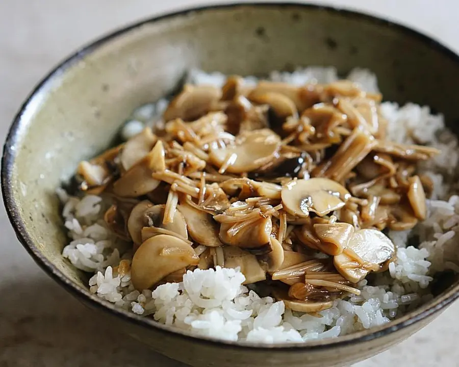 Japanese-style mushroom rice (great for bento) step 0