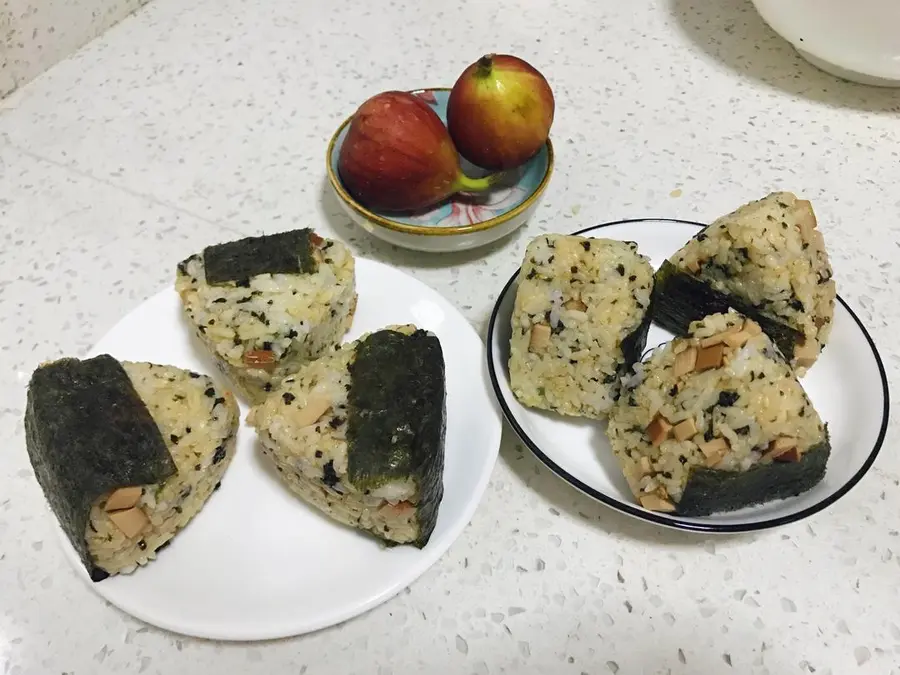 10-minute super fragrant seaweed rice ball picnic lunch bento is the first choice! step 0