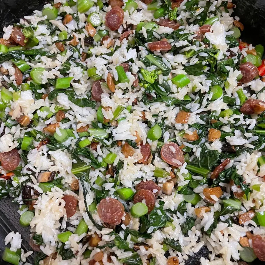 Kale fried rice (essential for office workers)