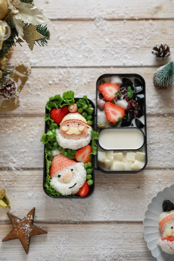 Santa's rice ball bento