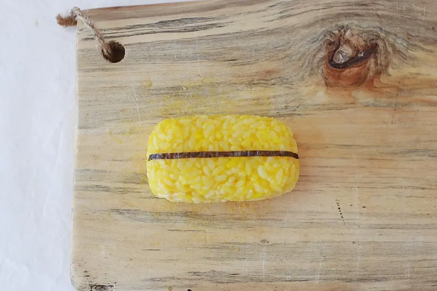 Minion Sally Chicken Cartoon Rice Ball step 0