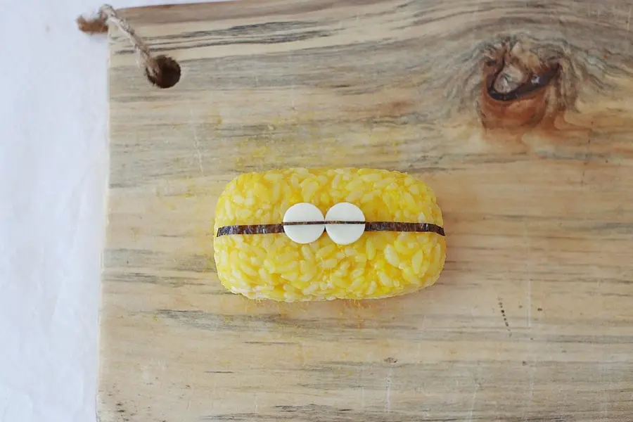 Minion Sally Chicken Cartoon Rice Ball step 0