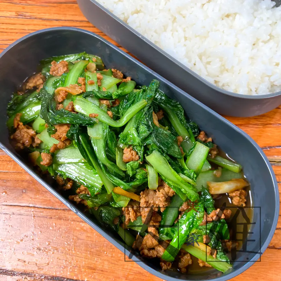 Bring meals to work - minced meat and cabbage