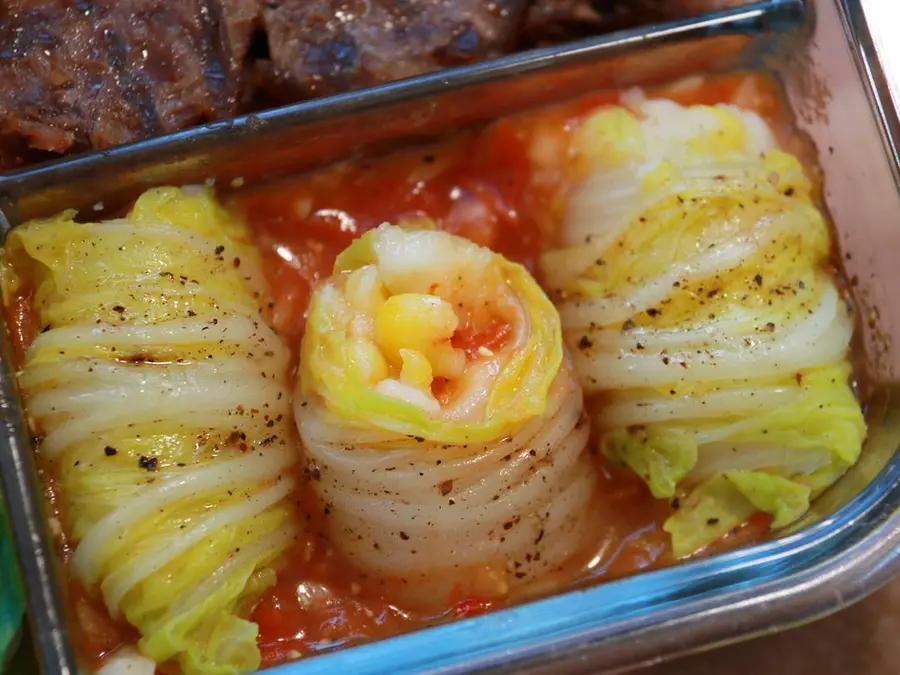  Bento - braised beef + spicy fried rice cake + yam cabbage roll / healthy home cooking step 0