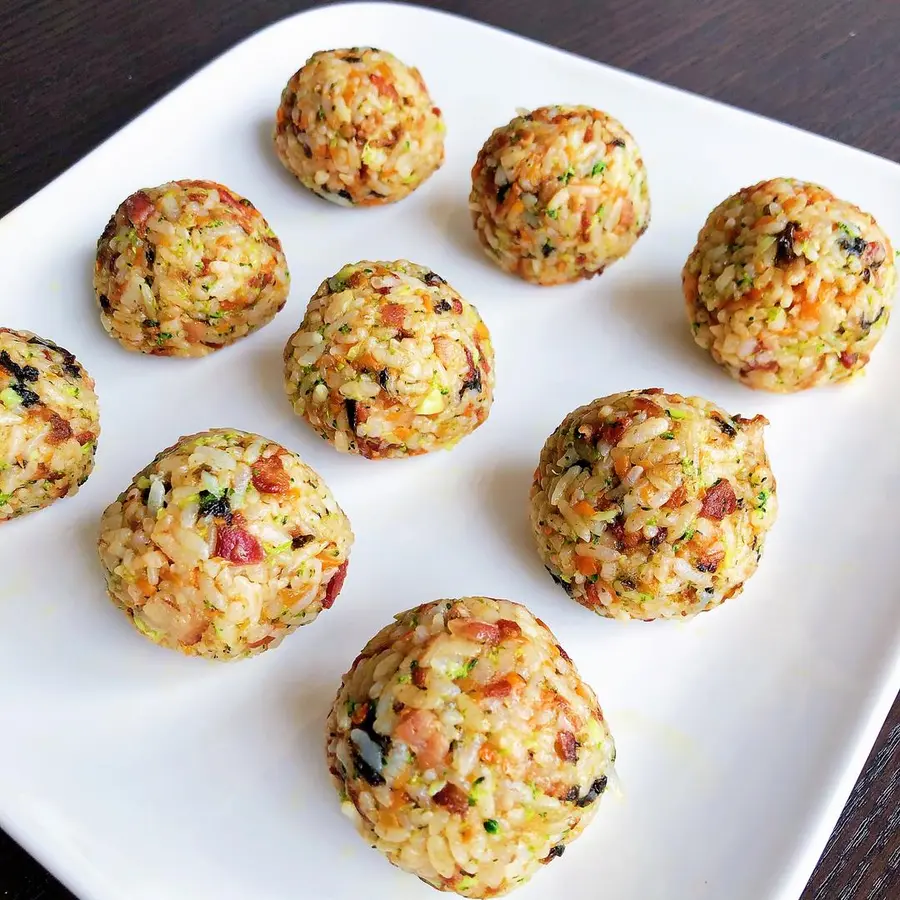 ã€Colorful rice ballã€‘There are rice and vegetables, meat, milk and seafood  step 0