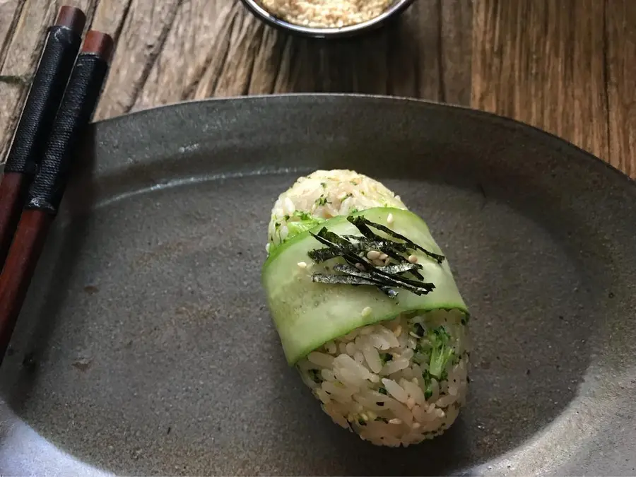 Broccoli and sesame rice balls [Spring outing] step 0