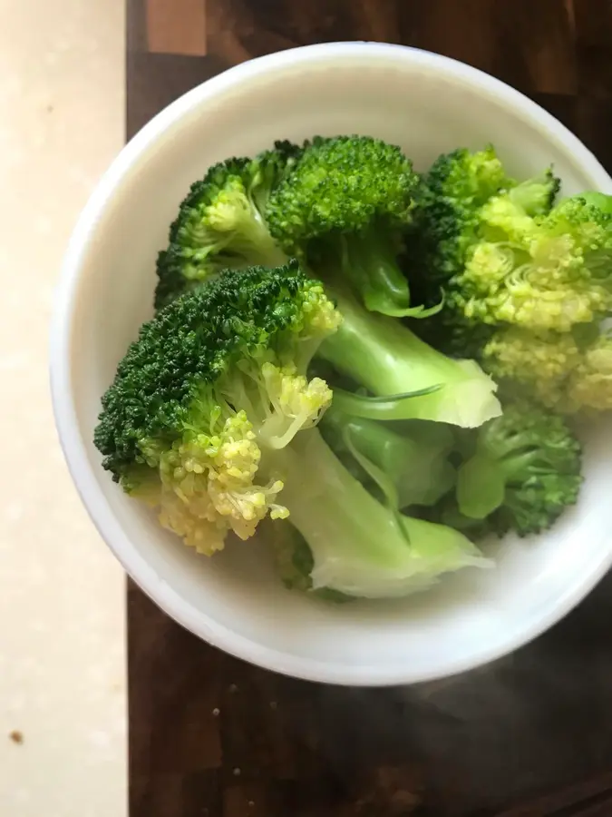 Broccoli and sesame rice balls [Spring outing] step 0