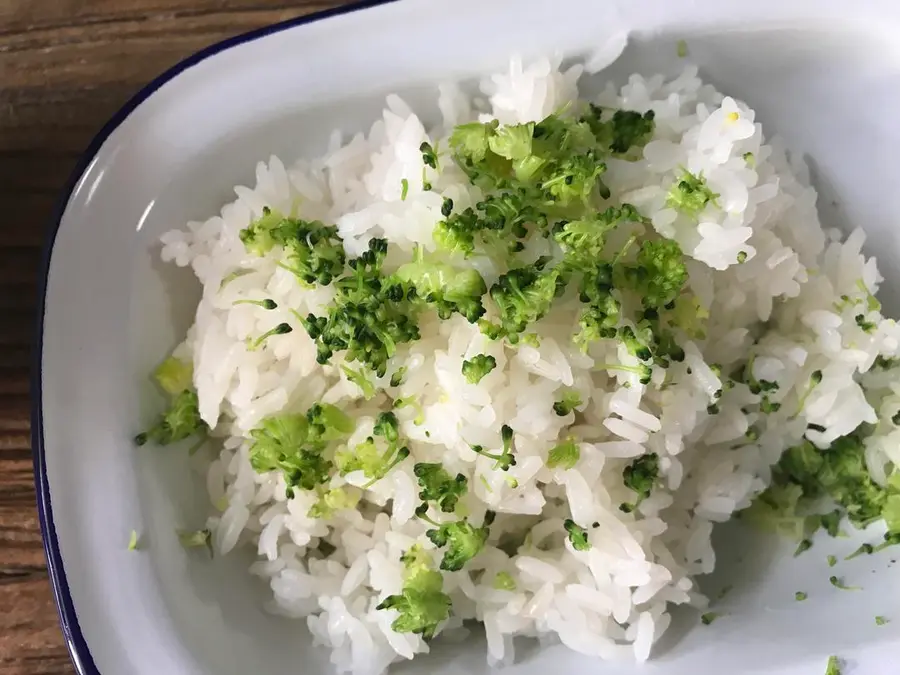 Broccoli and sesame rice balls [Spring outing] step 0