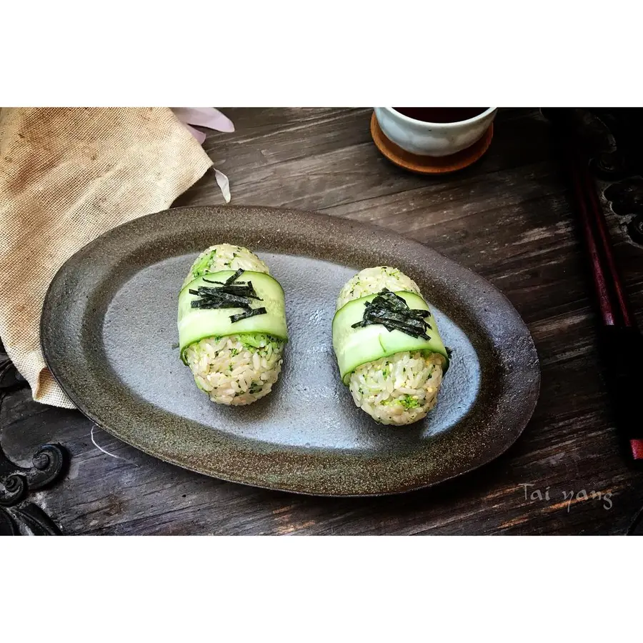 Broccoli and sesame rice balls [Spring outing]