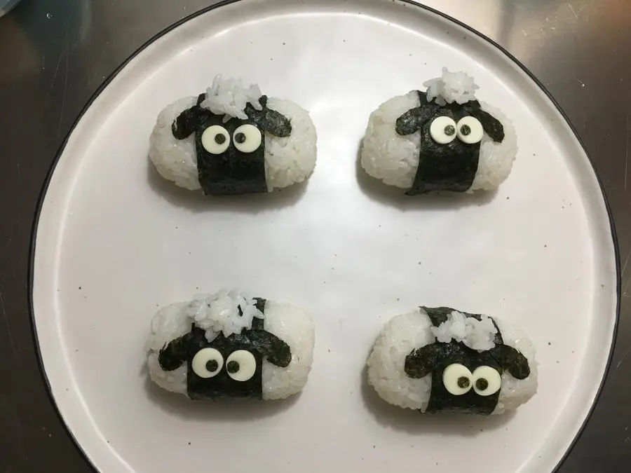 Children's Creative Breakfast ~ Shaun the Sheep Rice Ball (with homemade sushi vinegar ratio) step 0