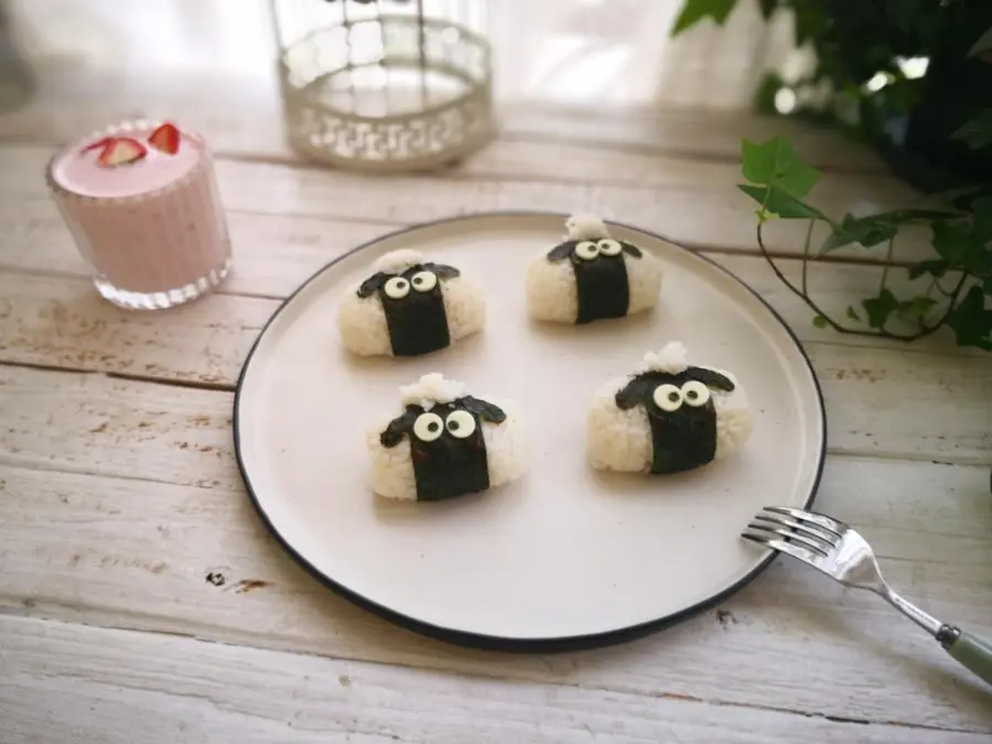 Children's Creative Breakfast ~ Shaun the Sheep Rice Ball (with homemade sushi vinegar ratio) step 0