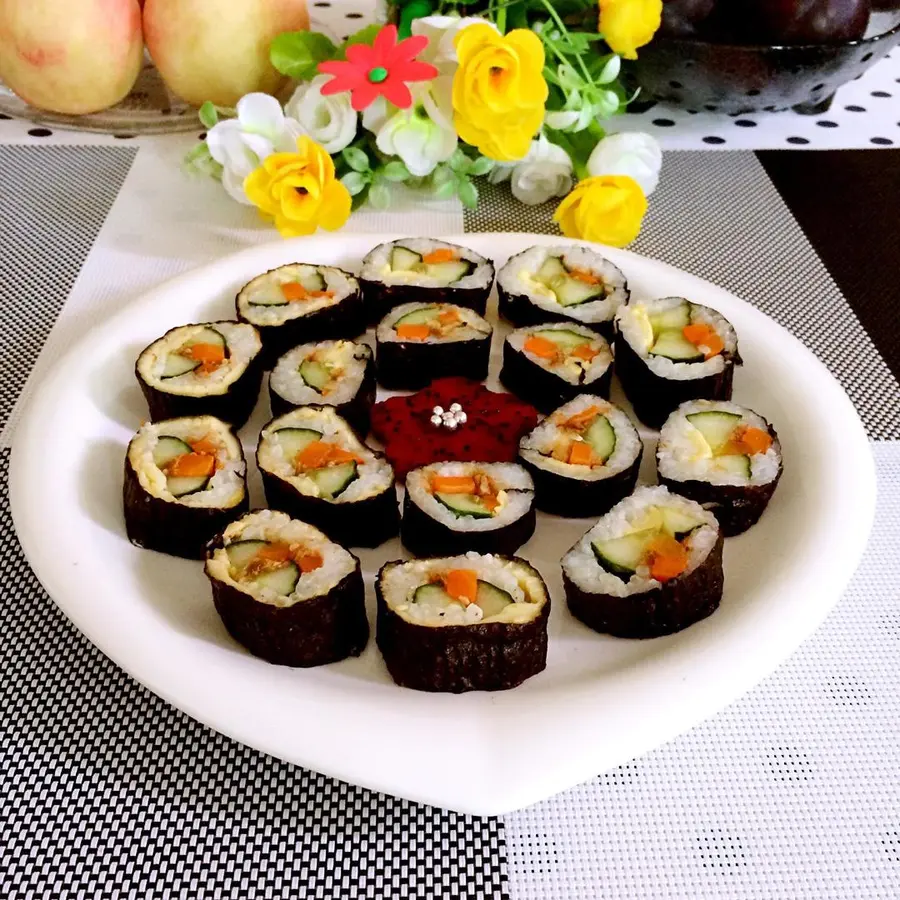 Nori roll sushi