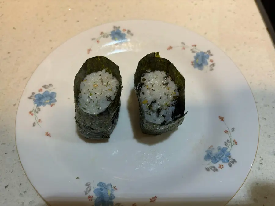 Flying fish roe sushi  step 0