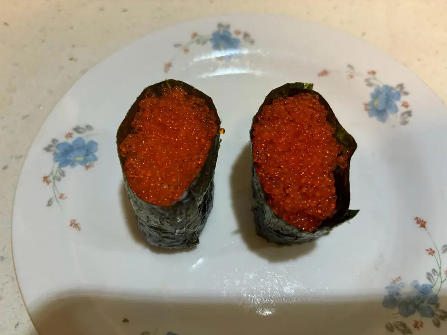 Flying fish roe sushi  step 0