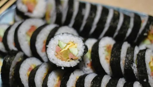 The family version of the sushi roll was made into an all-you-can-eat super PLUS version by me!