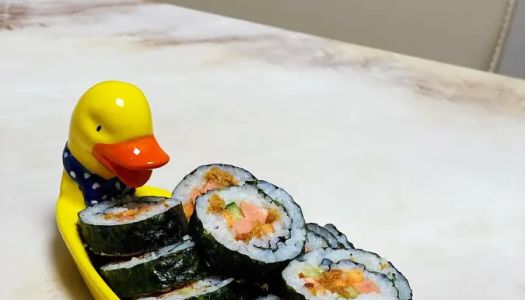 The children's version of the sushi roll is simple and delicious