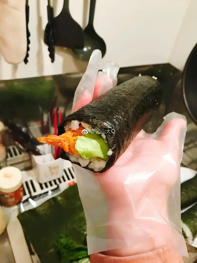 Authentic Japanese sushi rolls step 0