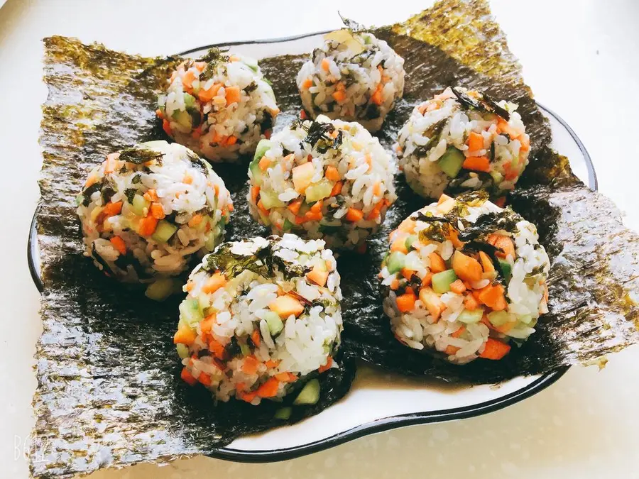 Seaweed rice balls step 0