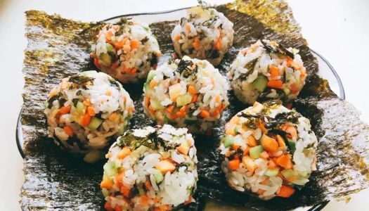 Seaweed rice balls