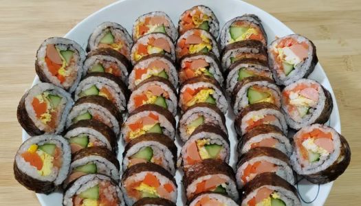 Homemade classic three-pin sushi 