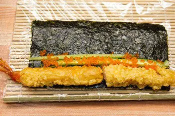 Avocado tempura sushi step 0