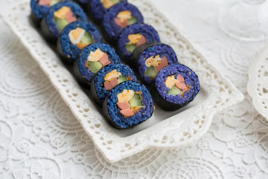 Butterfly pea flower sushi gimbap (healing high-value Mediterranean blue) step 0