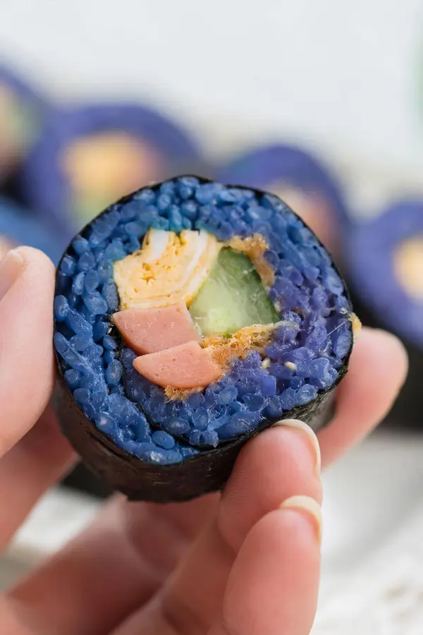 Butterfly pea flower sushi gimbap (healing high-value Mediterranean blue) step 0