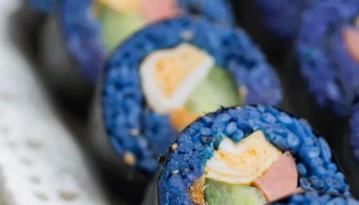 Butterfly pea flower sushi gimbap (healing high-value Mediterranean blue)