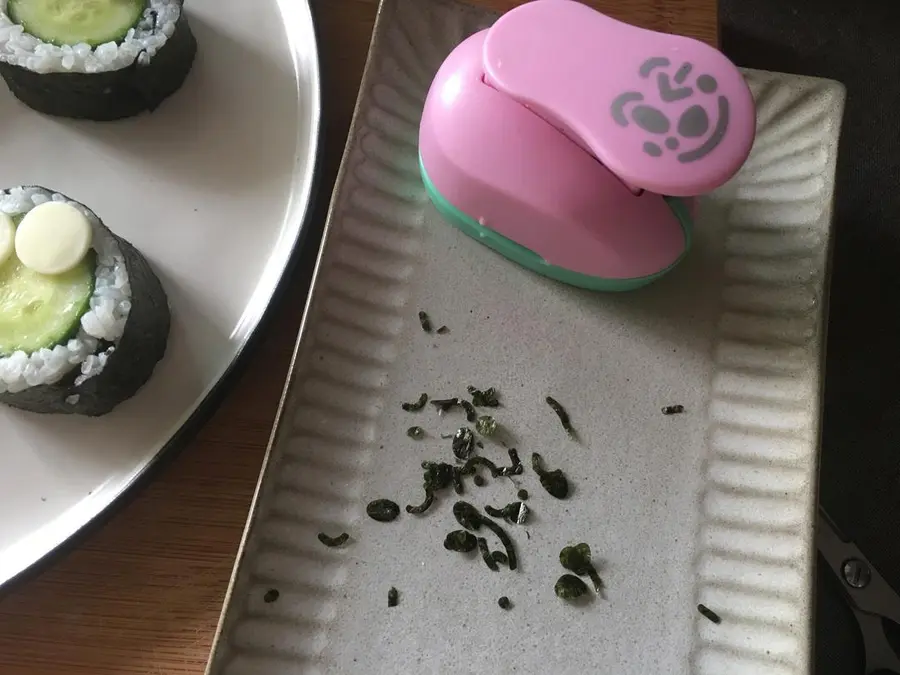 Mung bean frog sushi step 0