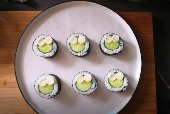 Mung bean frog sushi step 0