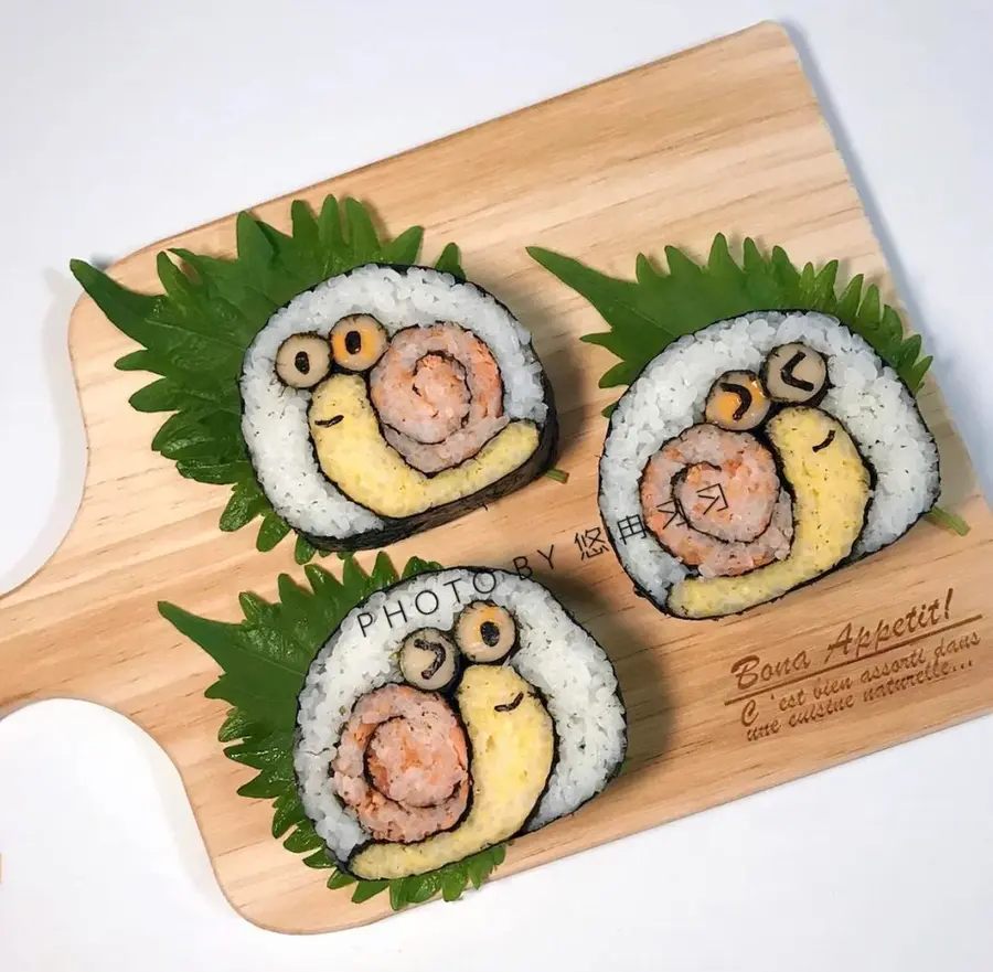 Snail pattern sushi step 0