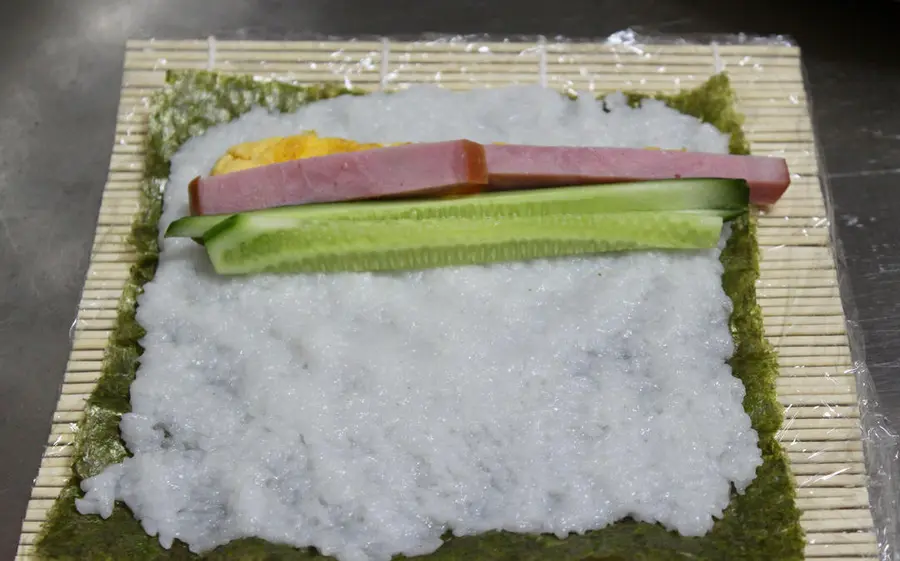 Pork floss ham sushi step 0