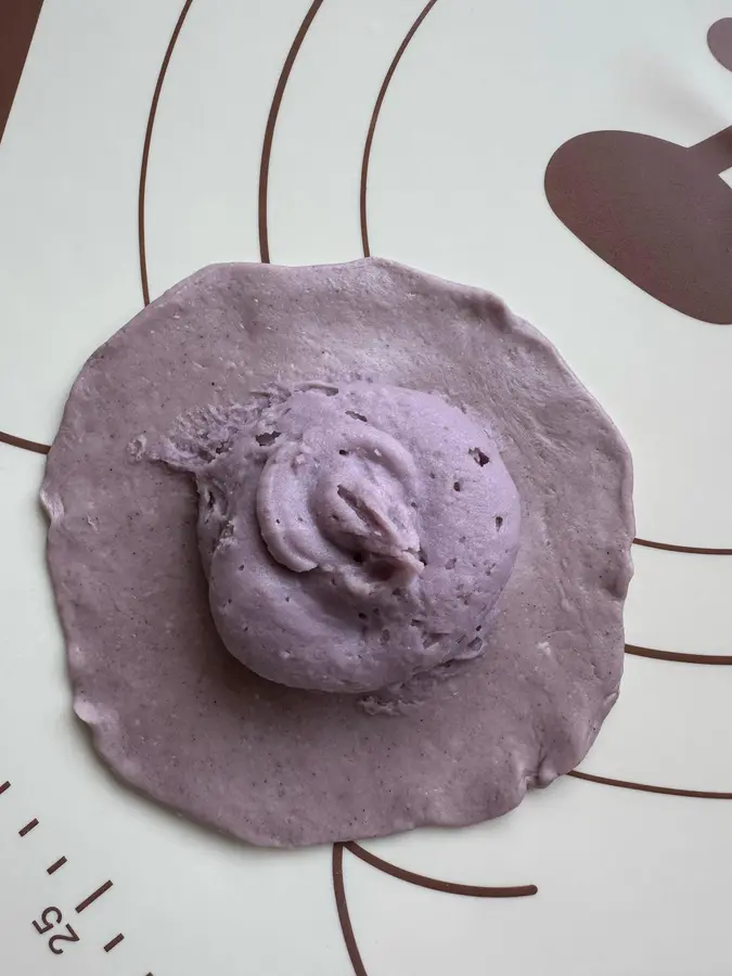 Soft-skinned taro cake step 0