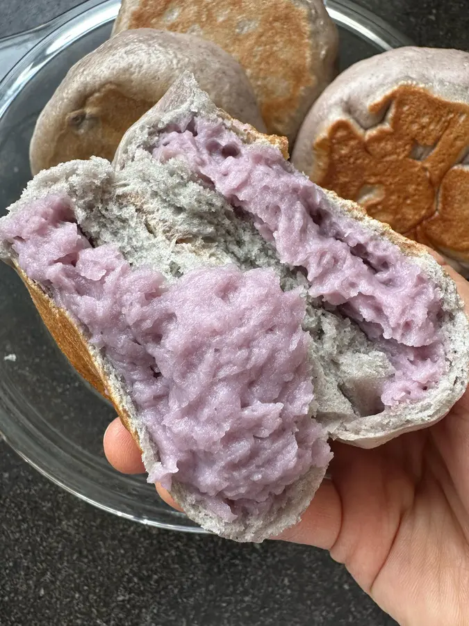 Soft-skinned taro cake