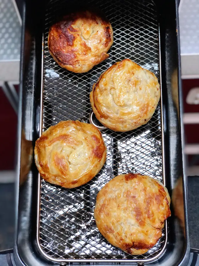 Simple baking pies without kneading, a must-have breakfast with less oil and fast hands, a bite of crispy slag, full of filling, crispy and delicious and non-greasy step 0