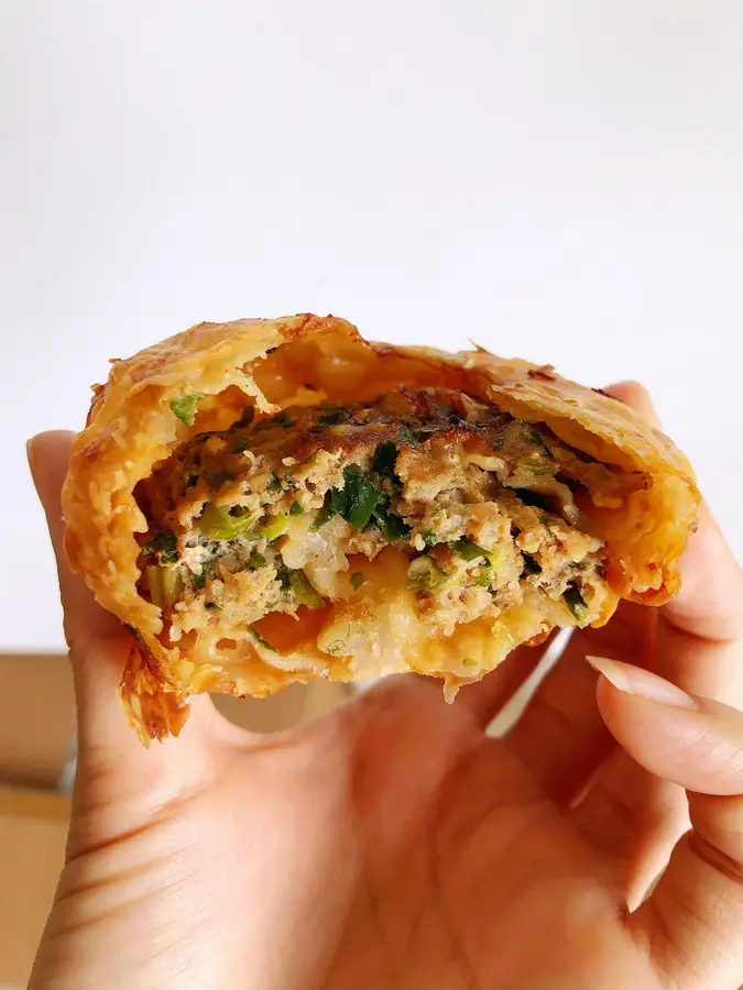 Simple baking pies without kneading, a must-have breakfast with less oil and fast hands, a bite of crispy slag, full of filling, crispy and delicious and non-greasy step 0