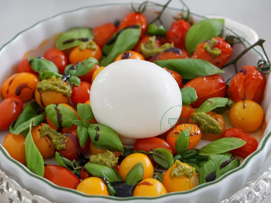 Burrata cheese three dishes
Burrata three ways step 0