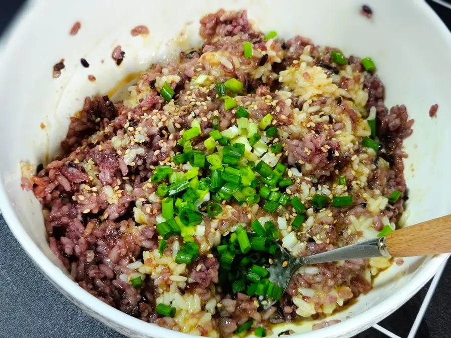 A good way to consume leftover rice  is to treat picky eaters â”† Rice  egg  burger  (with rice and vegetables) â”† Kuaishou breakfast â”† nutritious, delicious and simple â”† Suitable for people with three highs in fat loss step 0