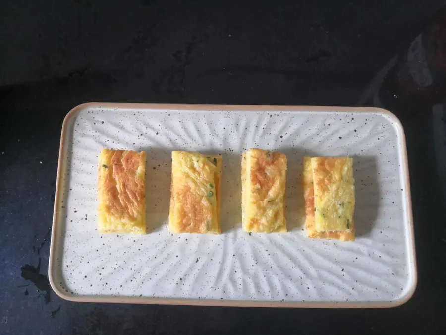 Chive omelet > 10-minute quick breakfast step 0