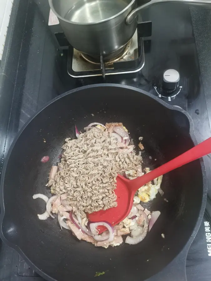 Fried noodles for breakfast step 0