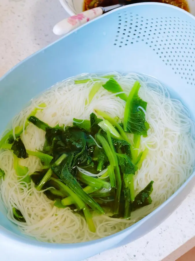 Yangchun noodles and clear soup noodles step 0