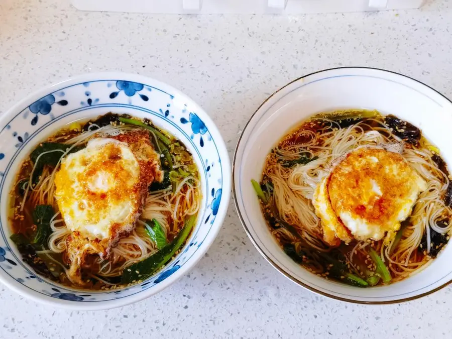 Yangchun noodles and clear soup noodles step 0