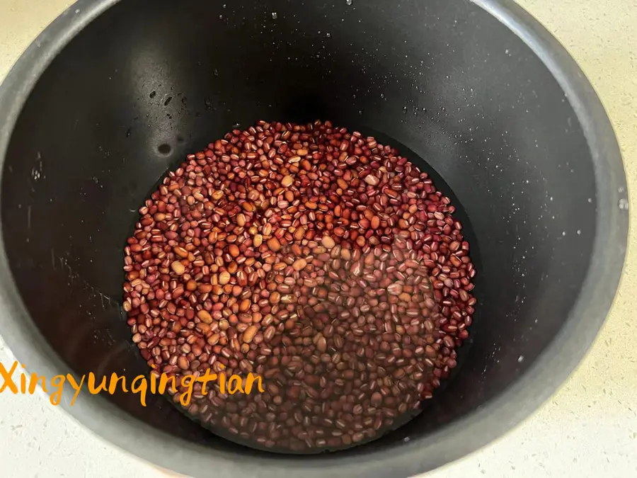 Cornmeal and red bean buns (including red bean paste) step 0